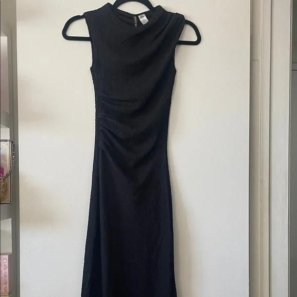 H&M|Chic Black Textured Midi Dress|XXS|NWT - Picture 1 of 8